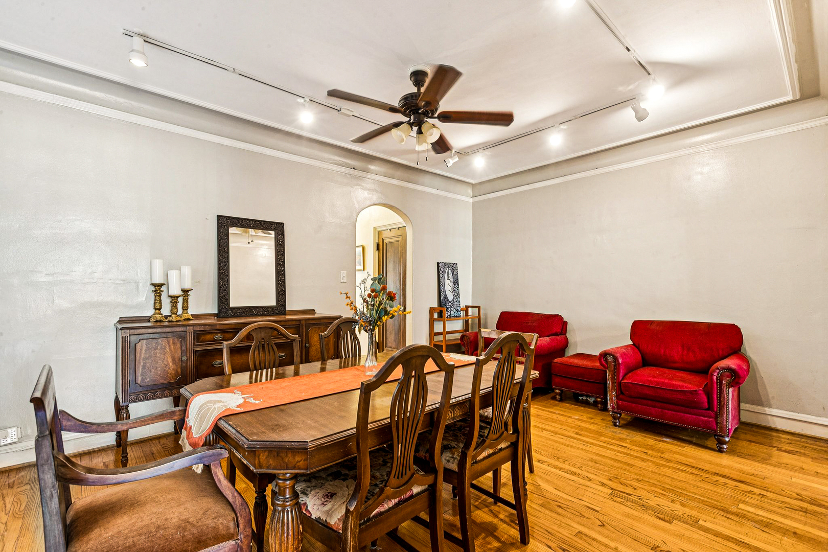 7348 North Ridge Boulevard, Unit 16B Chicago, IL 60645 - Photo 16 of 38 Gallery Image 16