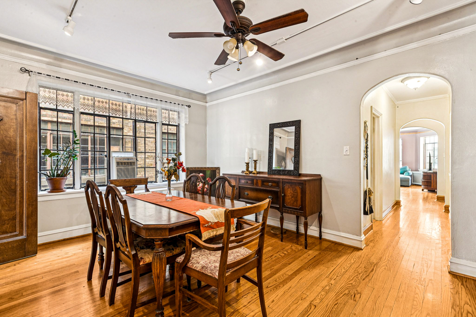 7348 North Ridge Boulevard, Unit 16B Chicago, IL 60645 - Photo 18 of 38 Gallery Image 18