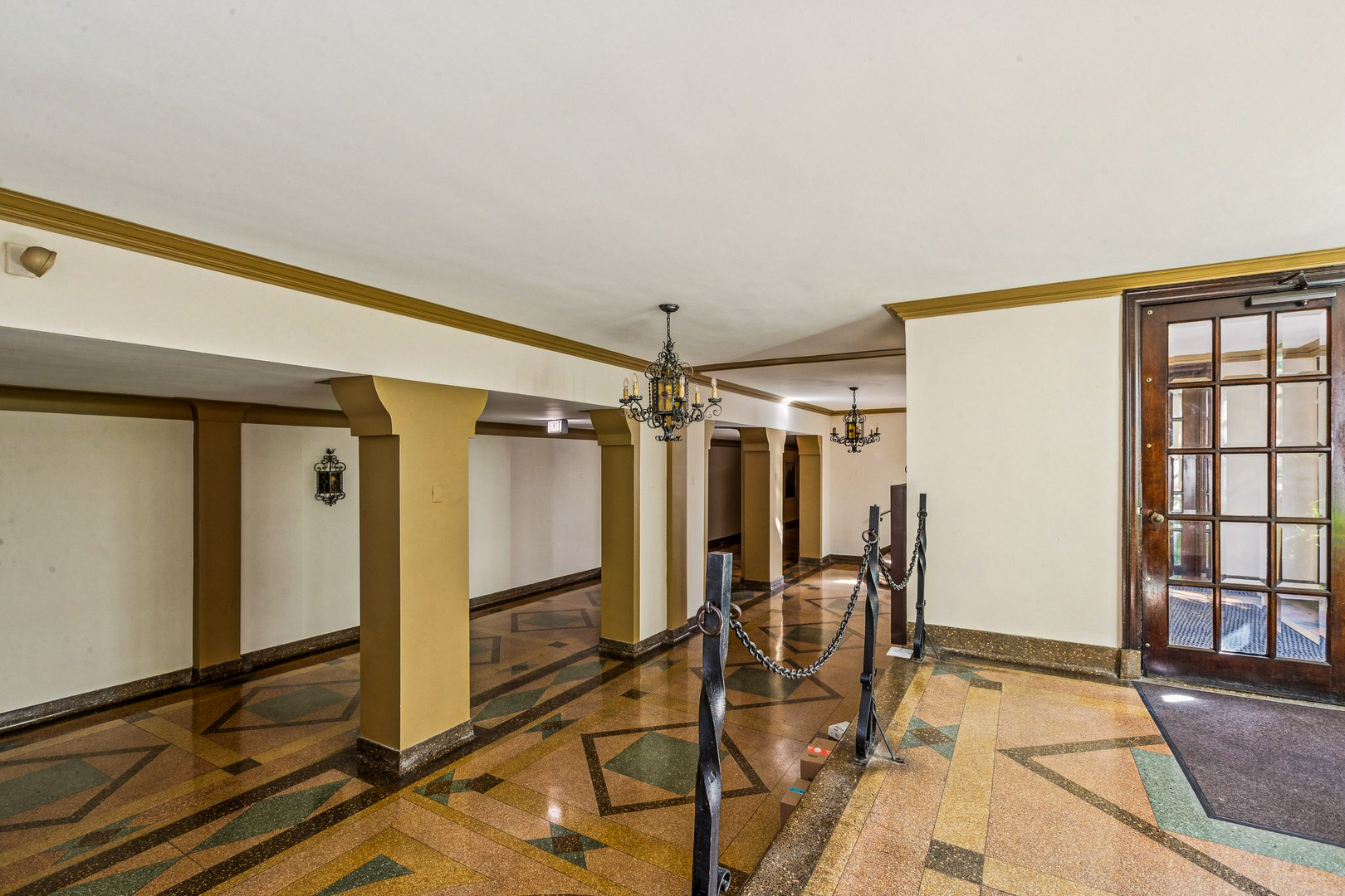 7348 North Ridge Boulevard, Unit 16B Chicago, IL 60645 - Photo 28 of 38 Gallery Image 28
