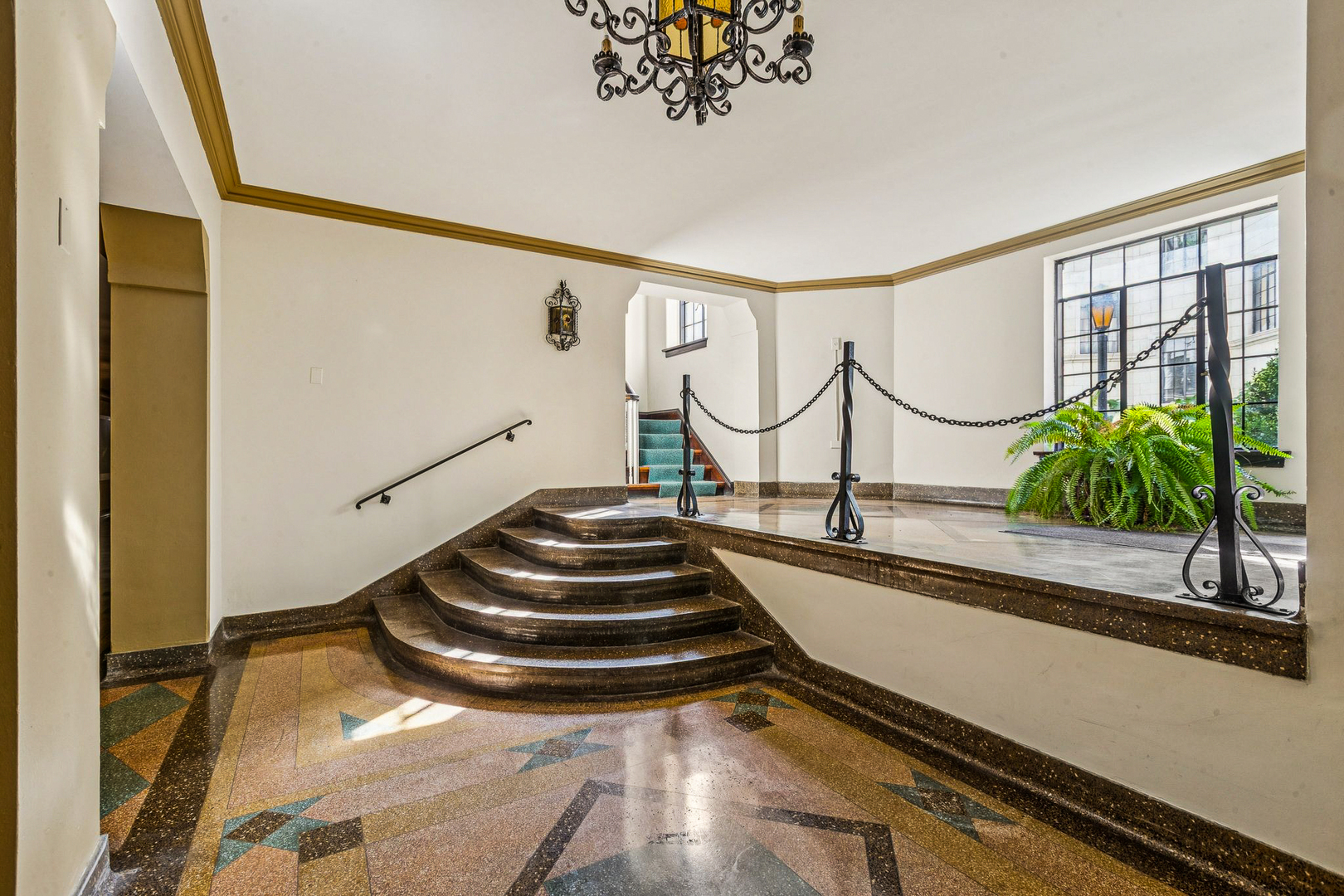 7348 North Ridge Boulevard, Unit 16B Chicago, IL 60645 - Photo 29 of 38 Gallery Image 29