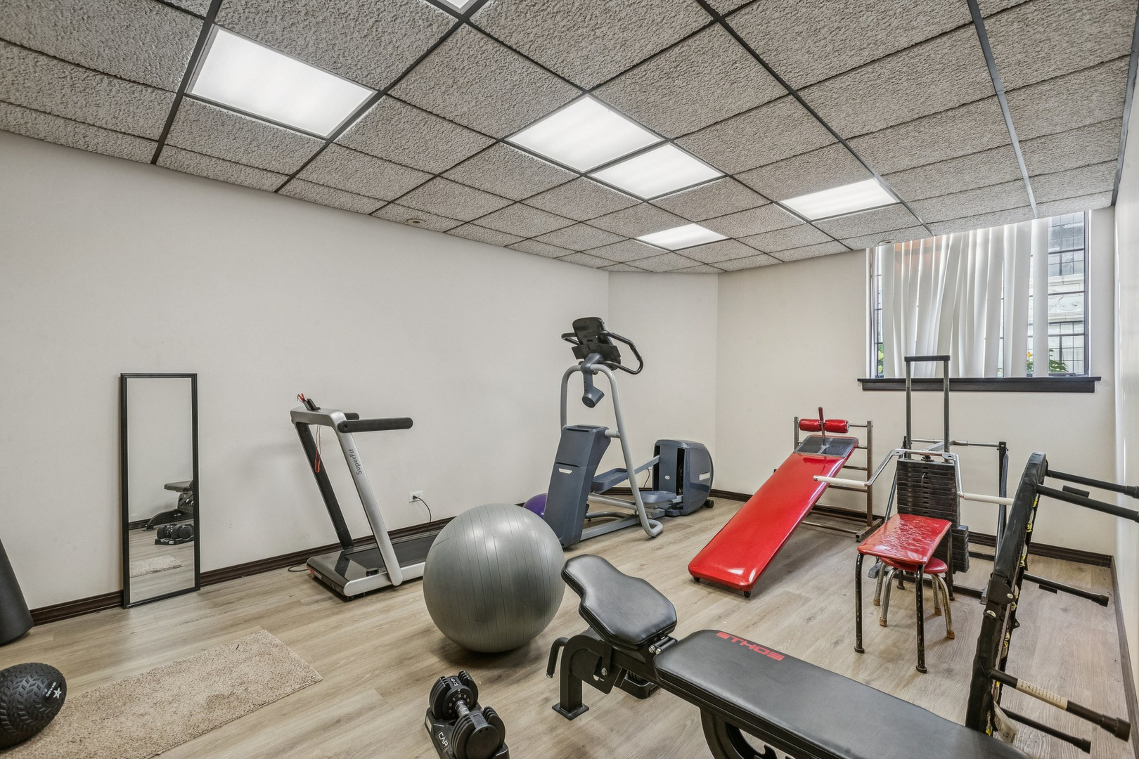 7348 North Ridge Boulevard, Unit 16B Chicago, IL 60645 - Photo 34 of 38 Gallery Image 34
