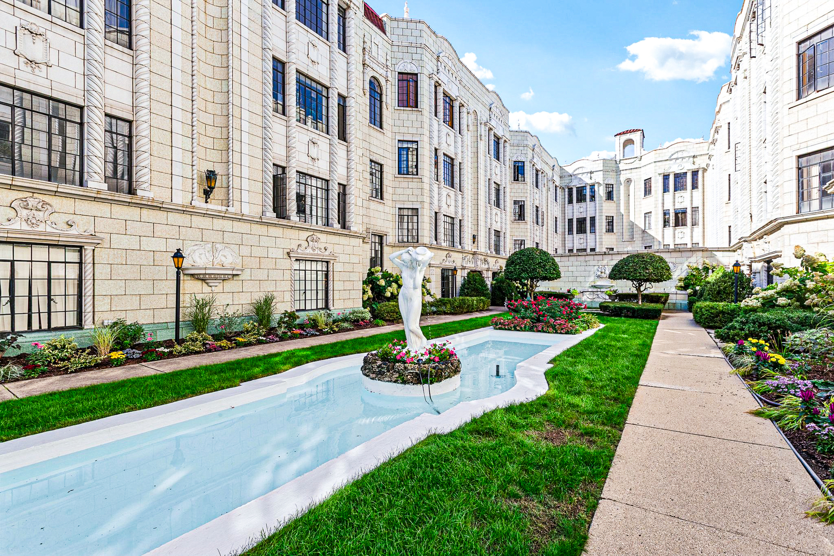 7348 North Ridge Boulevard, Unit 16B Chicago, IL 60645 - Photo 4 of 38 Gallery Image 4