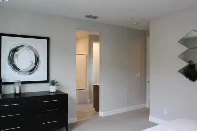 a close view of sink with washer and dryer