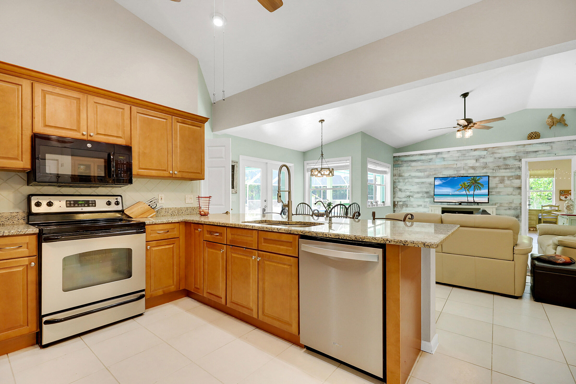 11844 165th Road North Jupiter, FL 33478 - Photo 18 of 43 Kitchen to Family