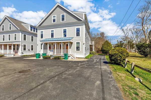 $474,900 | 3 Honora Court, Unit 3, Buzzards Bay, MA 02532