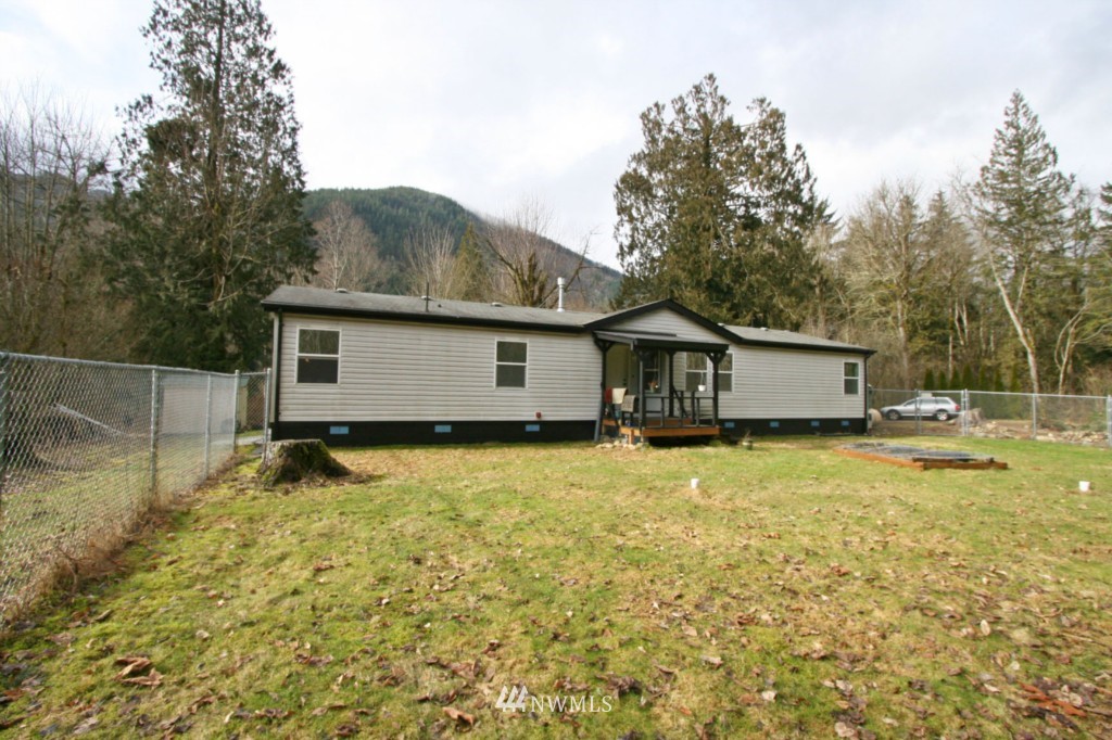 7809 Kendall Road Maple Falls, WA 98266 - Photo 1 of 1 Gallery Image 1