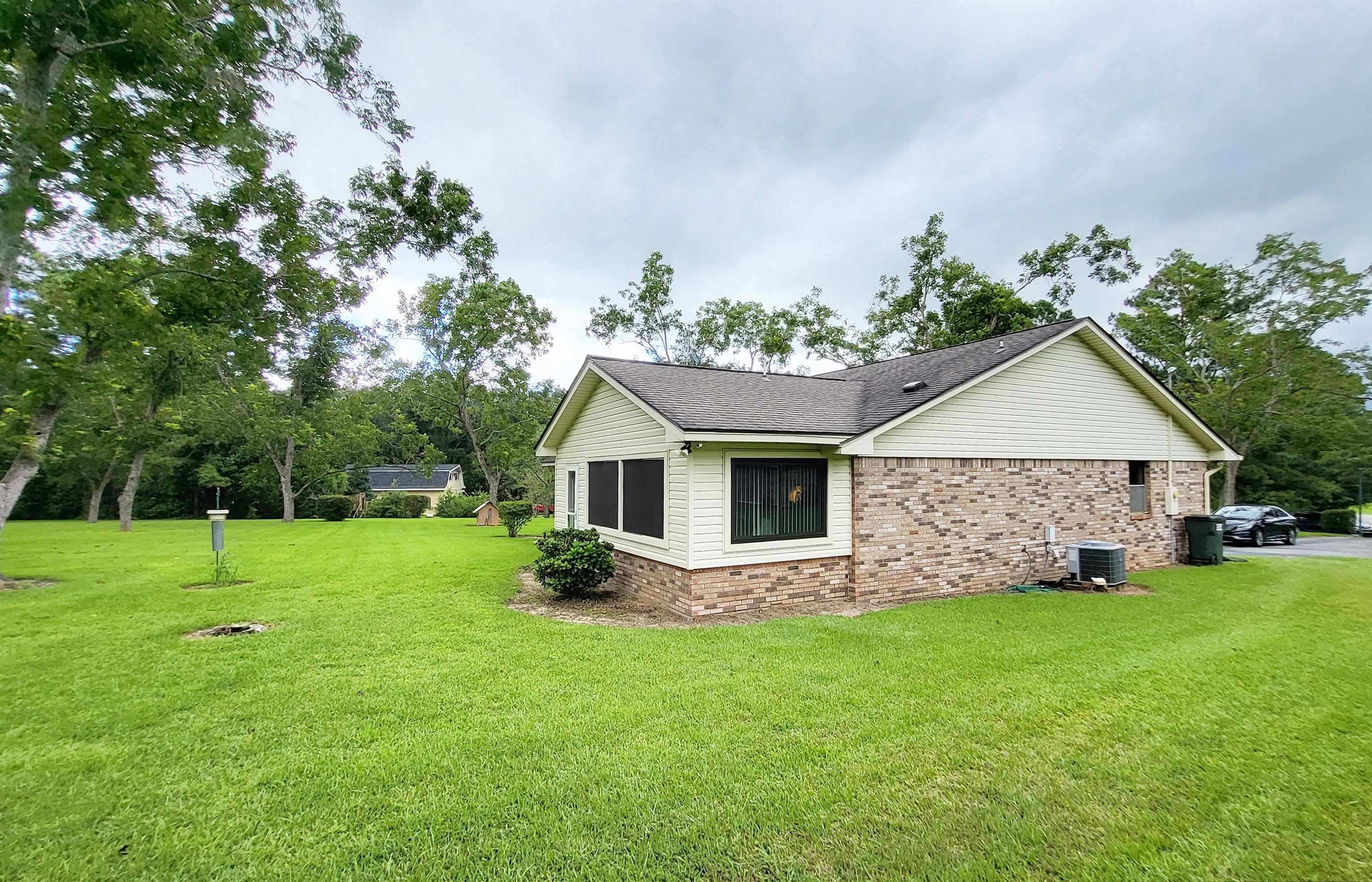 11523 Lisa Court Fairhope, AL 36532 - Photo 5 of 28