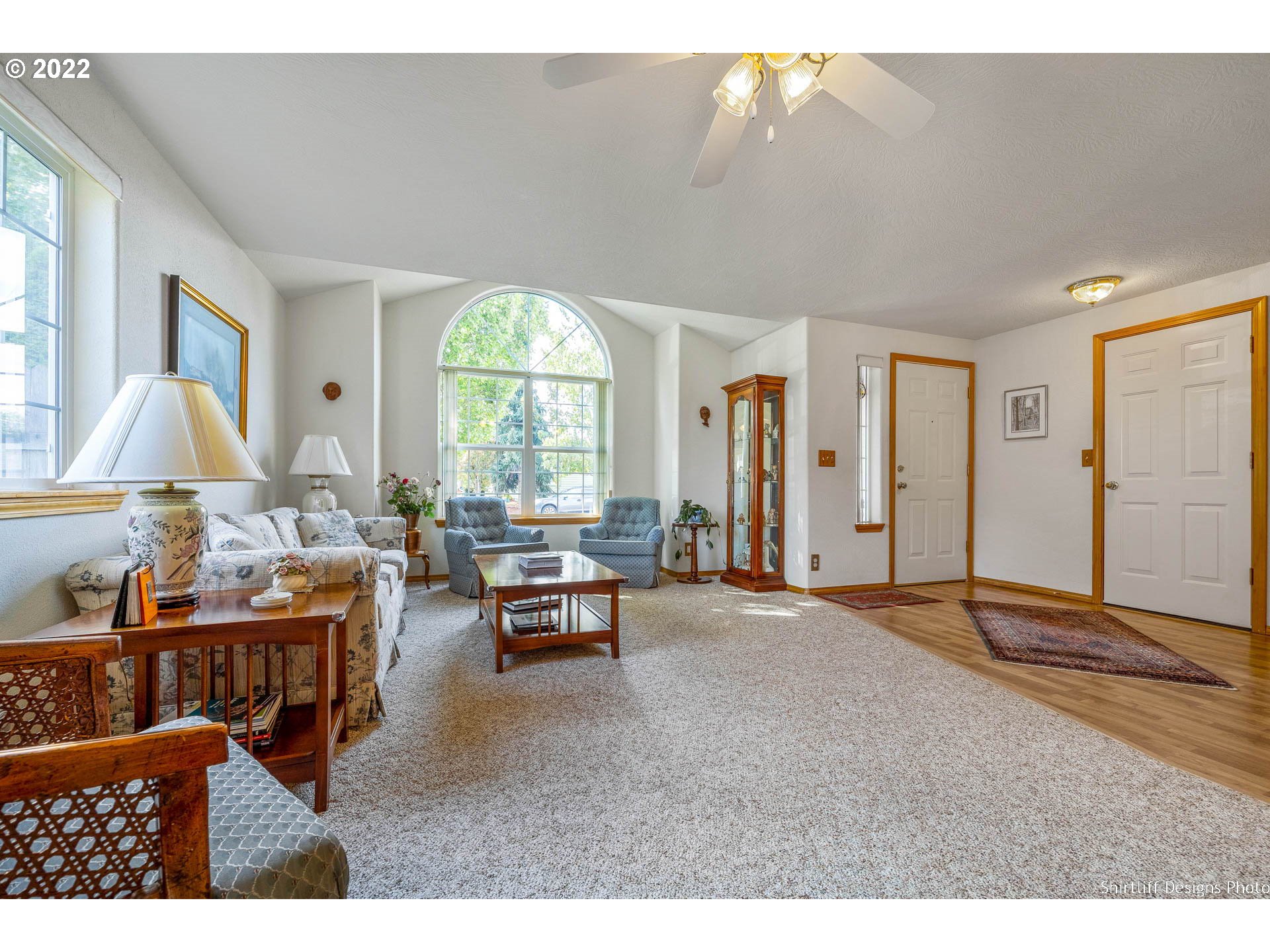 4042 Virginia Avenue Springfield, OR 97478 - Photo 2 of 28 a living room with furniture and a large window