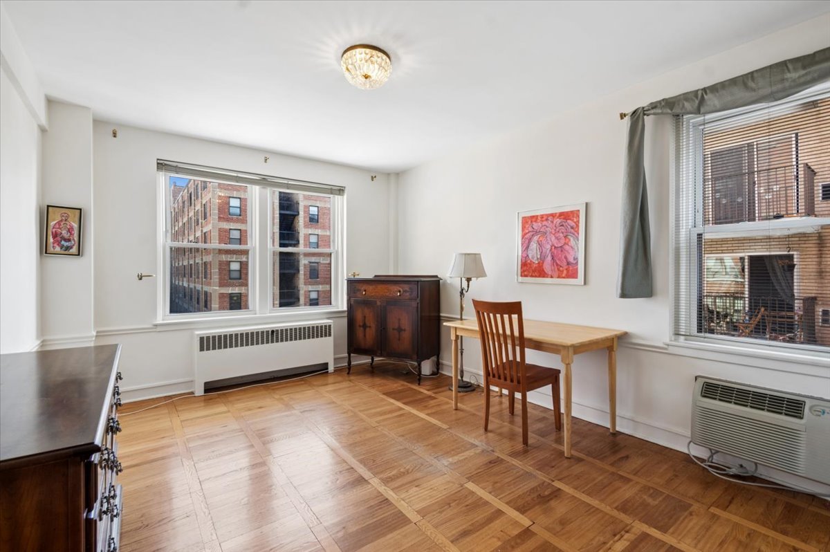 1585 Ridge Avenue, Unit 410 Evanston, IL 60201 - Photo 14 of 24