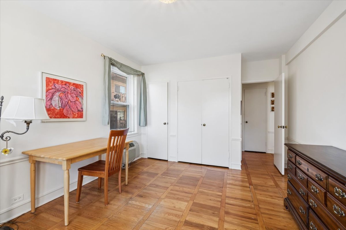 1585 Ridge Avenue, Unit 410 Evanston, IL 60201 - Photo 15 of 24