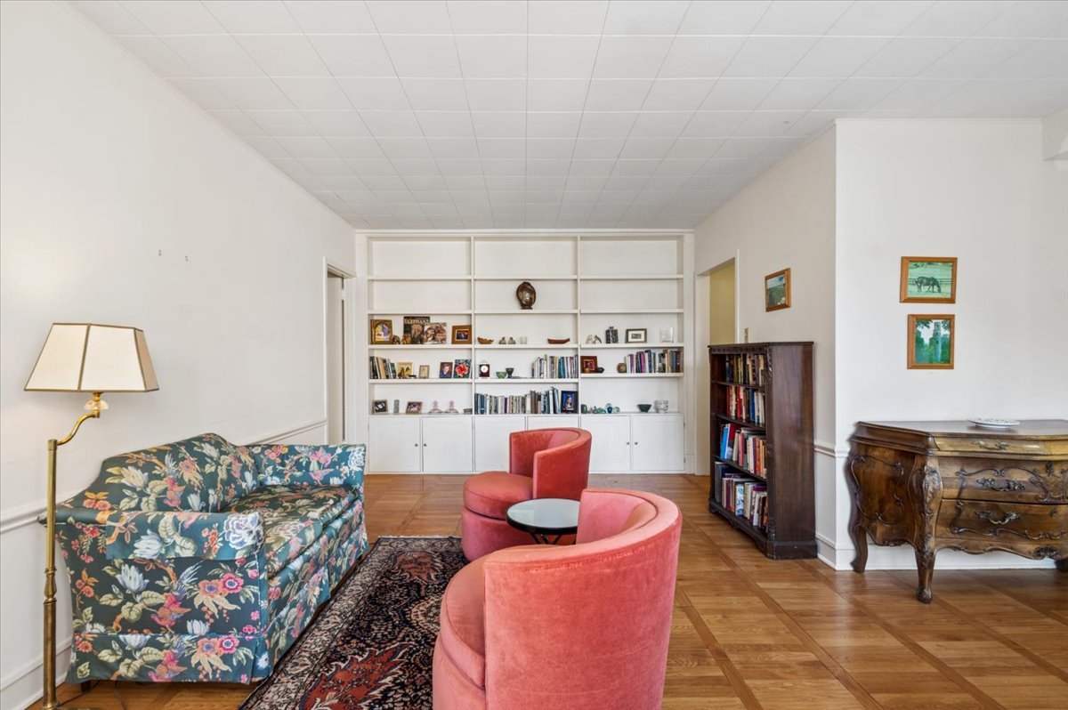 1585 Ridge Avenue, Unit 410 Evanston, IL 60201 - Photo 9 of 24