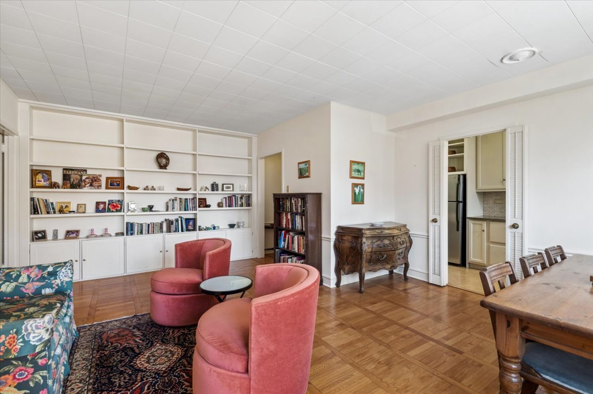 1585 Ridge Avenue, Unit 410 Evanston, IL 60201 - Photo 10 of 24