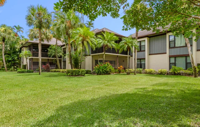 front view of house with a yard