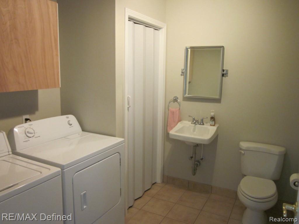 330 Elmhill Road Rochester Hills, MI 48306 - Photo 14 of 27