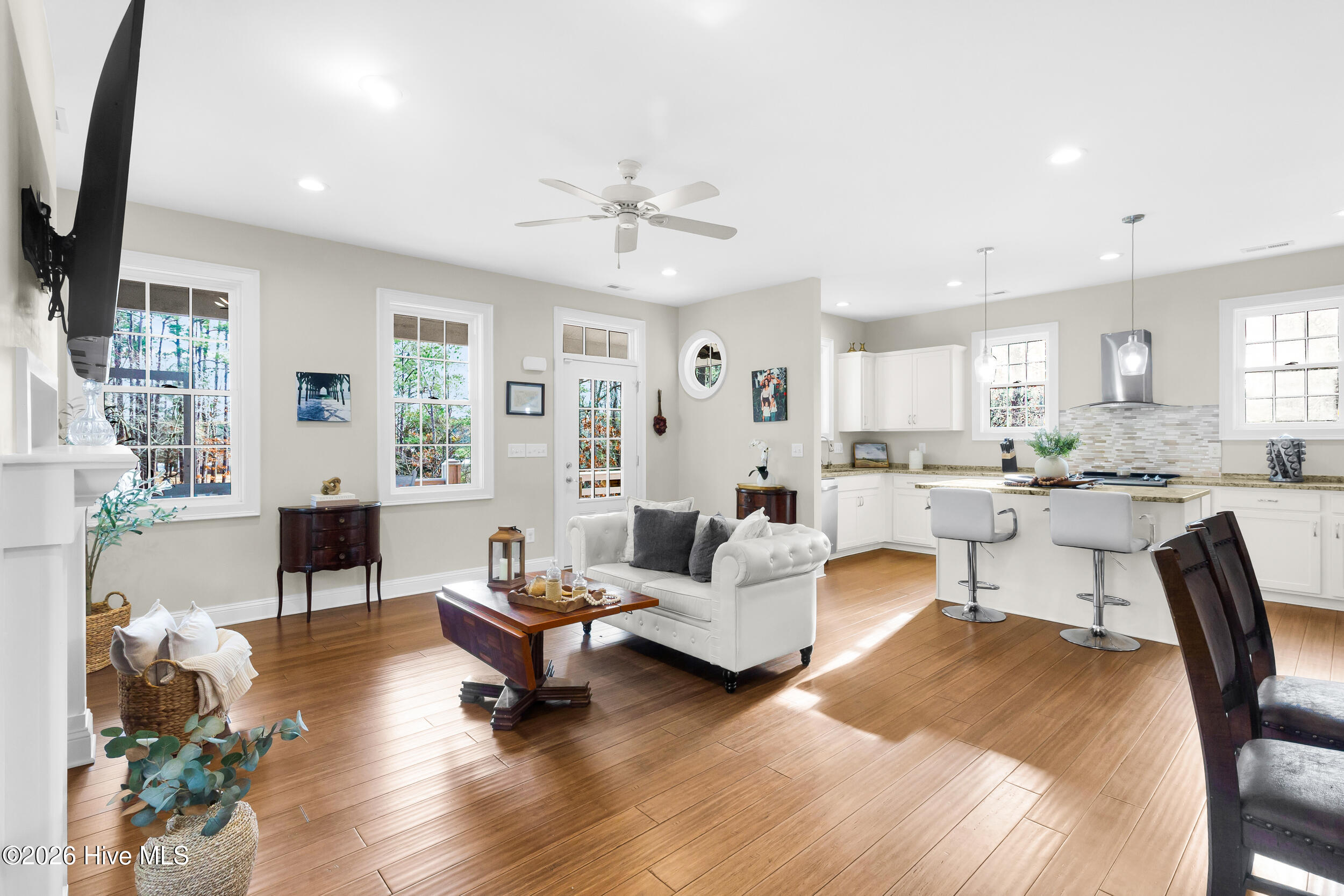 61 Spinnaker Point Road North Oriental, NC 28571 - Photo 12 of 49 Living Room / Kitchen