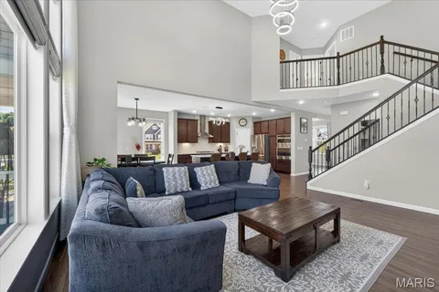 $799,990 | 618 Strathclyde Drive, O'Fallon, MO 63368