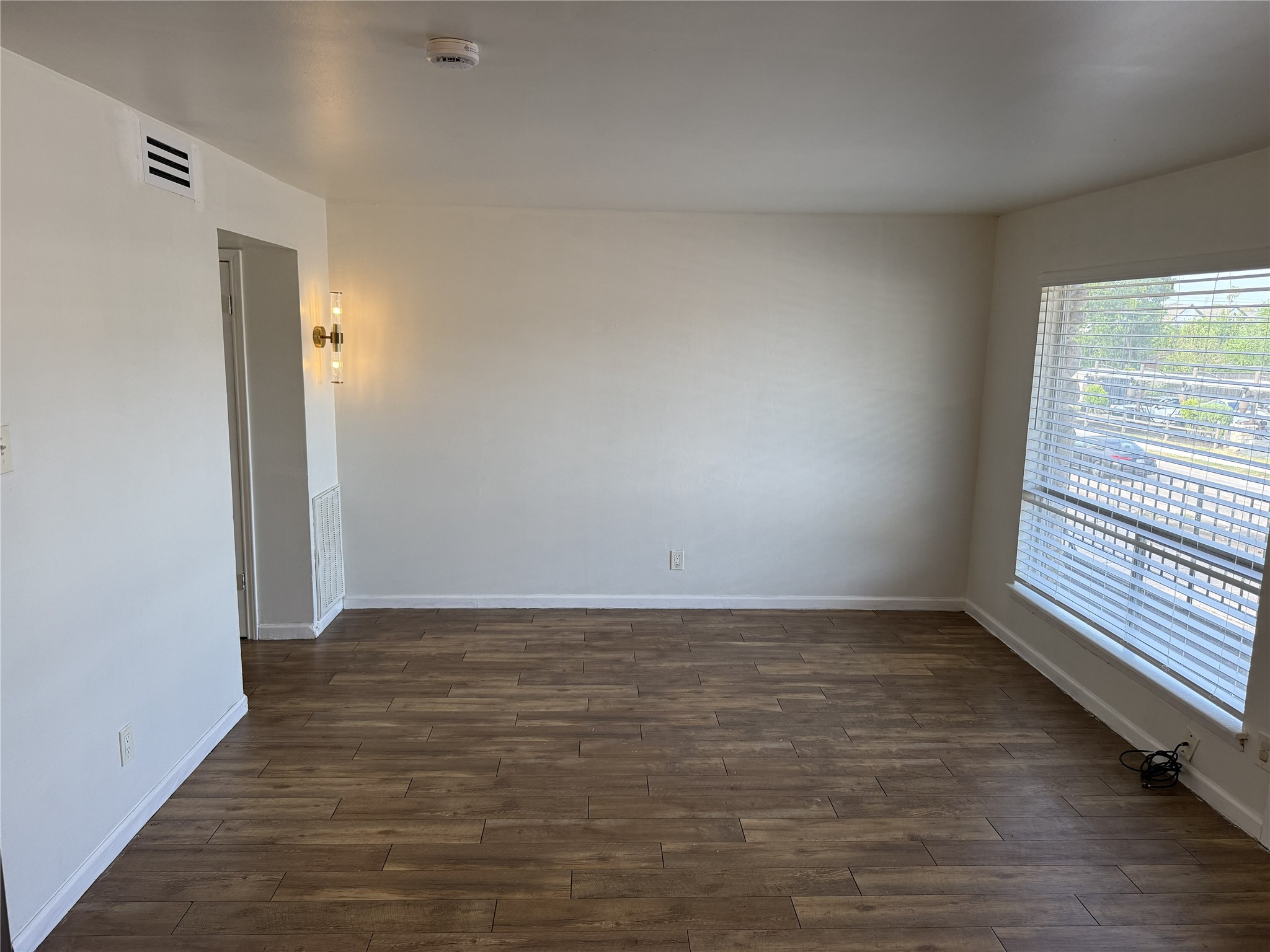 1529 Wirt Road, Unit 28 Houston, TX 77055 - Photo 7 of 20 Gallery Image 7