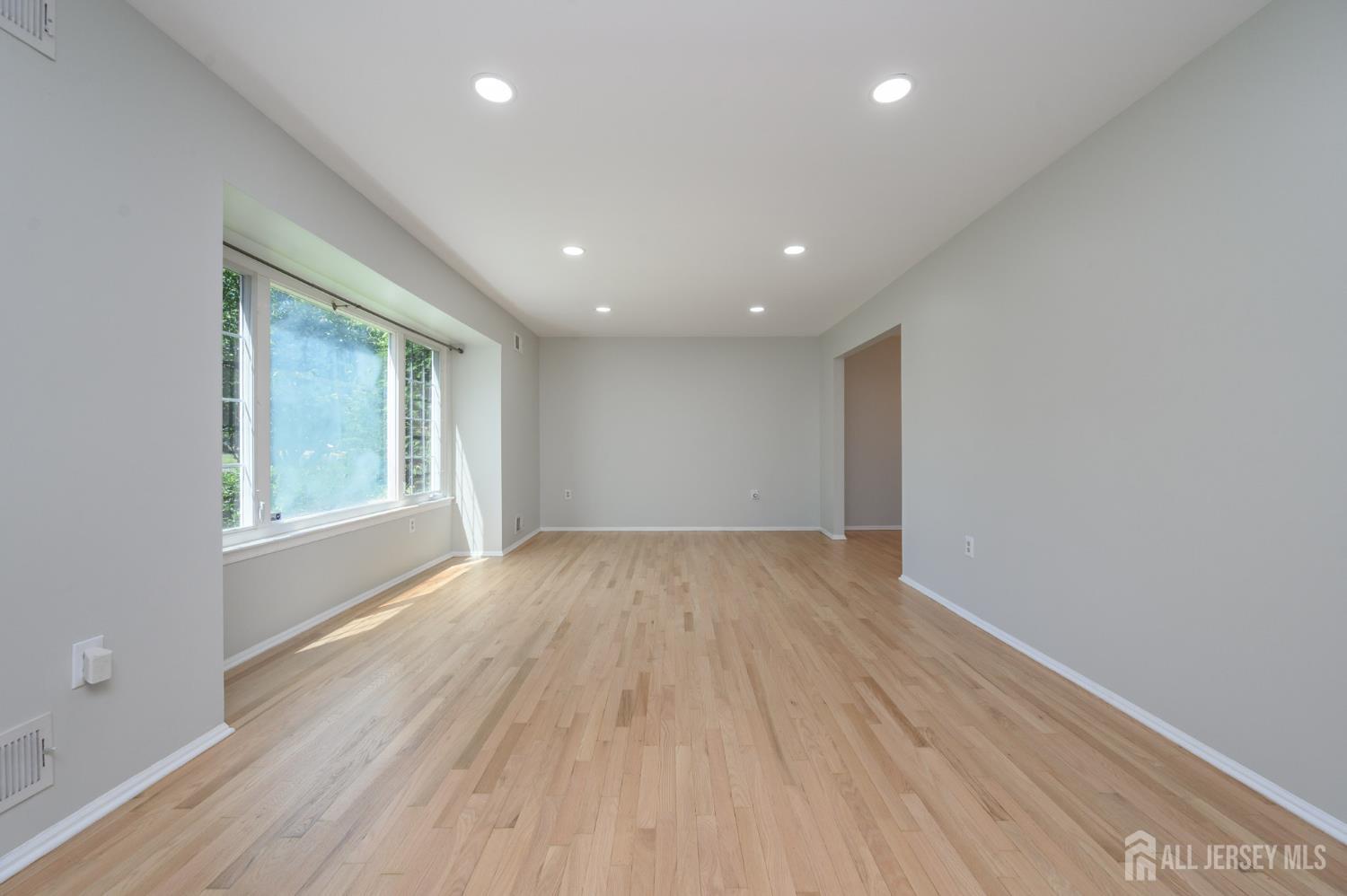 133 Hickory Road Somerset, NJ 08873 - Photo 4 of 45