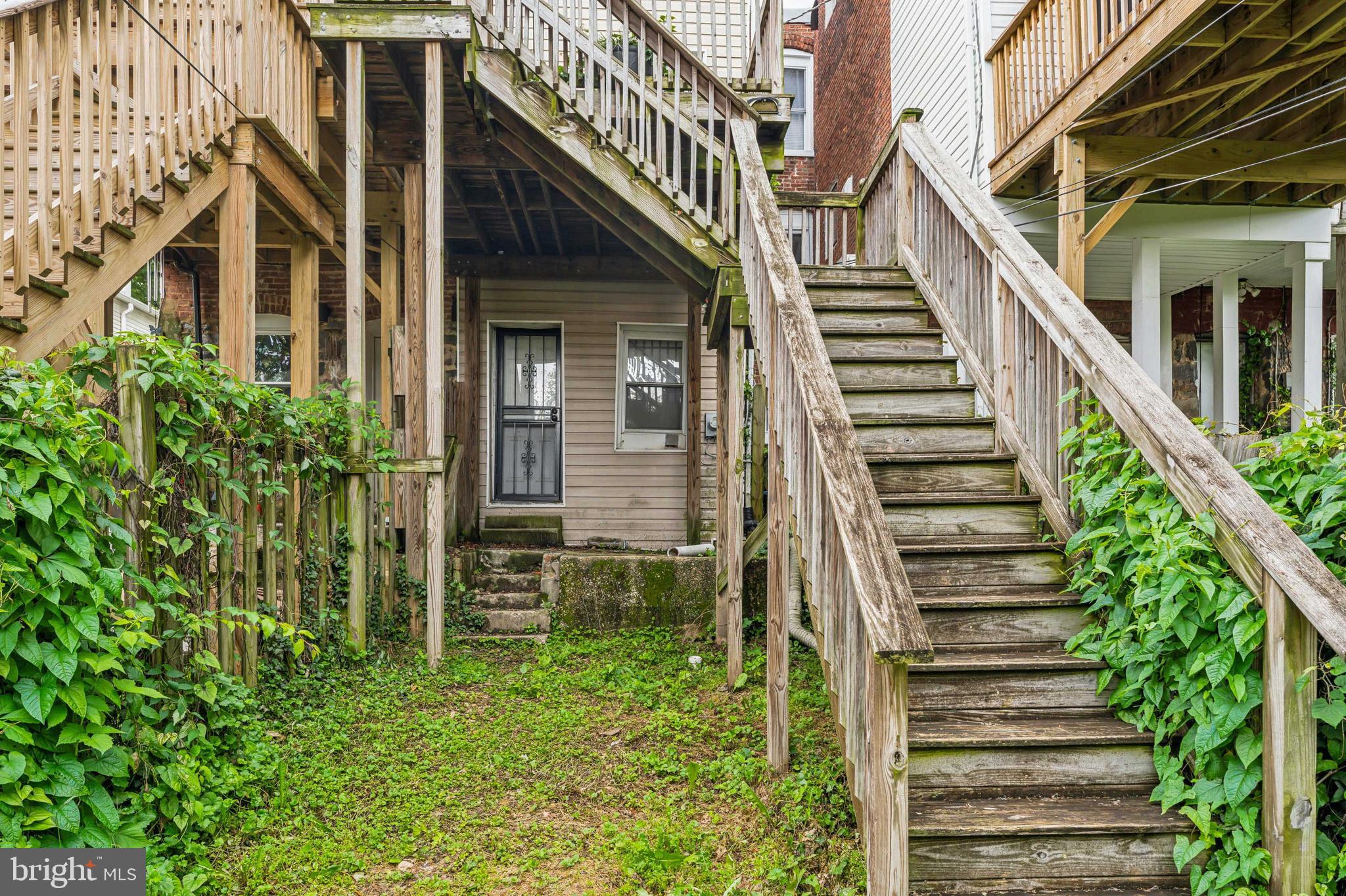 3903 Roland Avenue Baltimore, MD 21211 - Photo 24 of 29 Back Deck