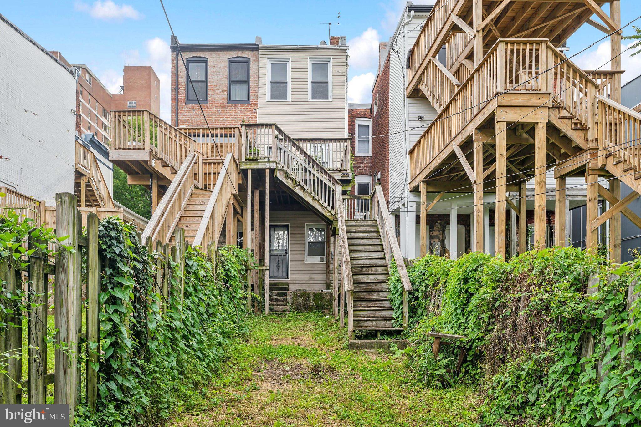 3903 Roland Avenue Baltimore, MD 21211 - Photo 25 of 29 Back View