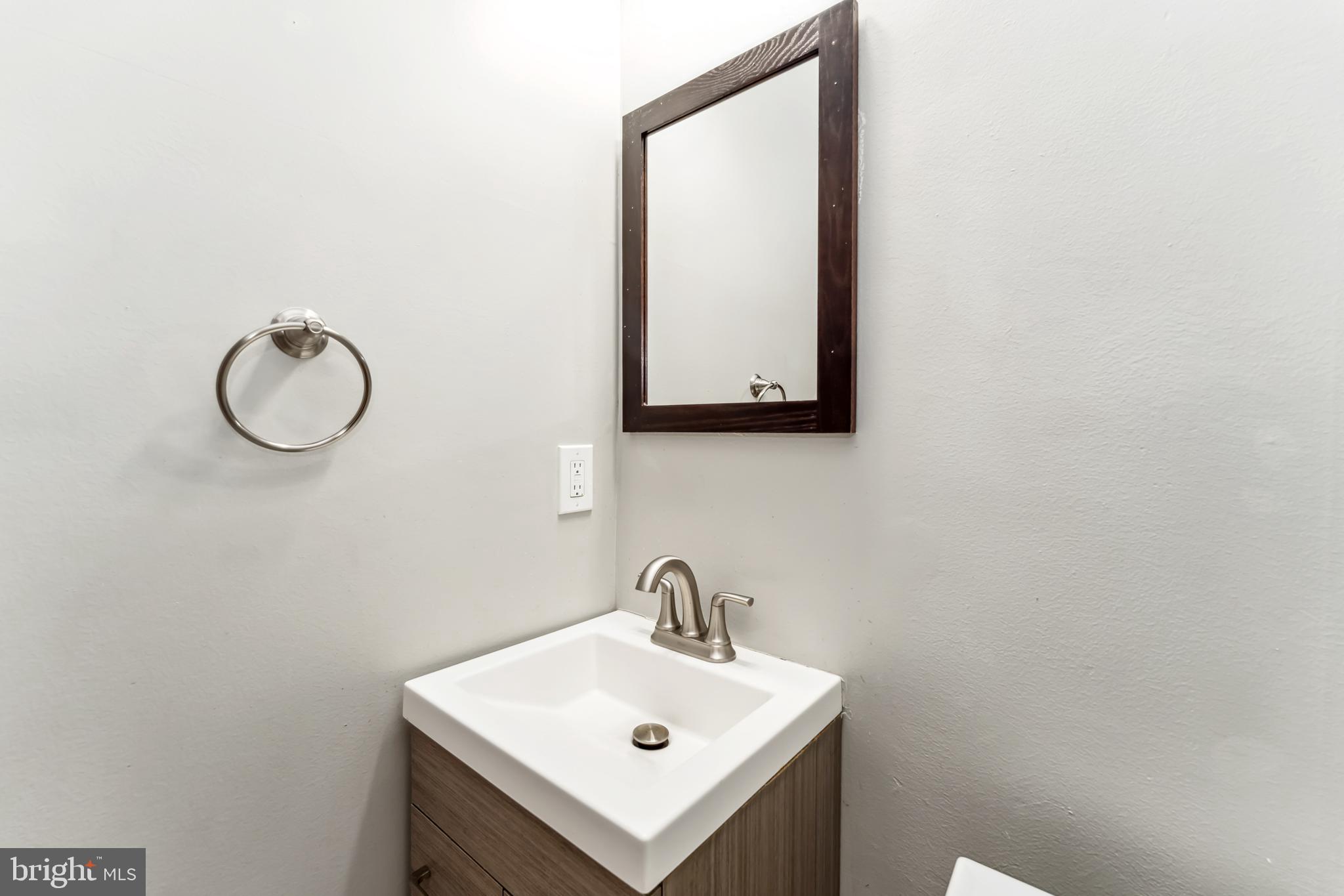 3903 Roland Avenue Baltimore, MD 21211 - Photo 7 of 29 Half Bath