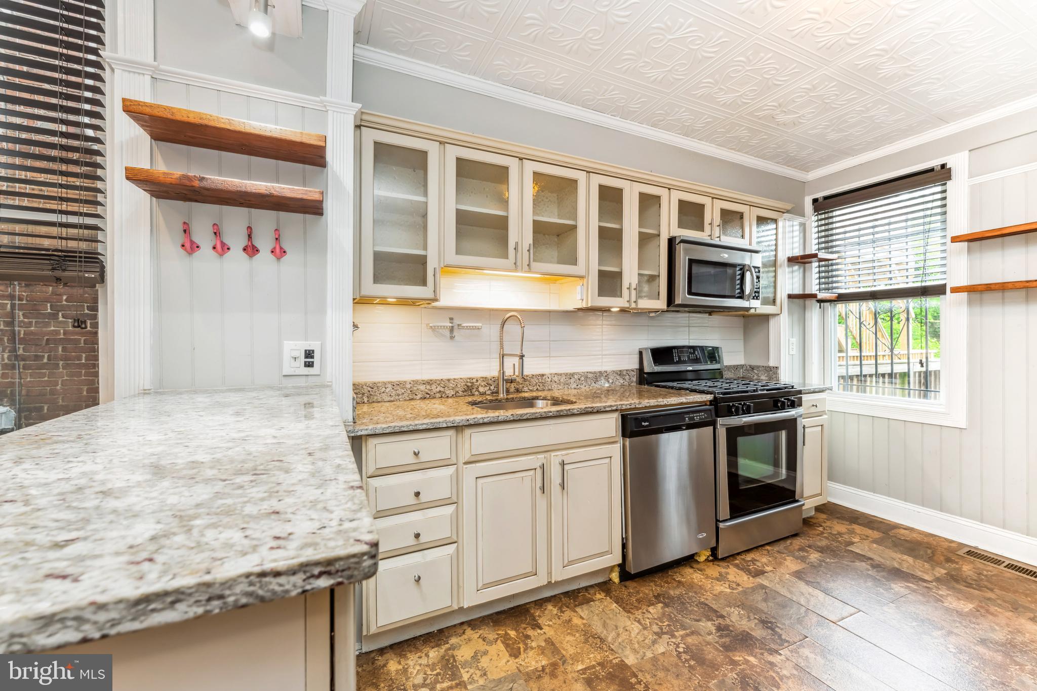 3903 Roland Avenue Baltimore, MD 21211 - Photo 10 of 29 Kitchen