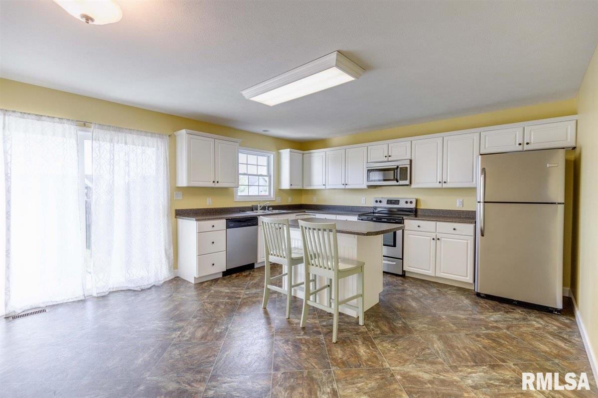 6412 Hayley Court Springfield, IL 62712 - Photo 11 of 24