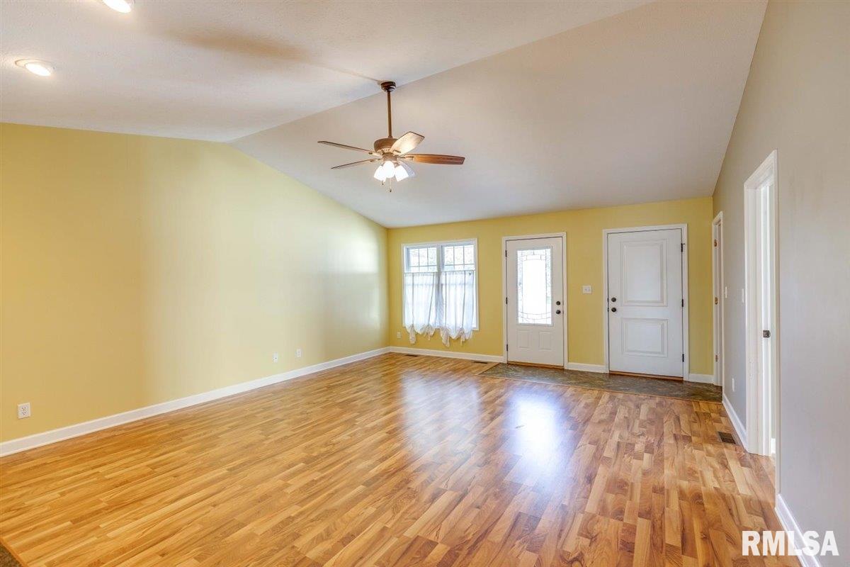 6412 Hayley Court Springfield, IL 62712 - Photo 10 of 24