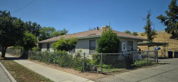 $454,900 | 2263 East Thomas Avenue, Fresno, CA 93701