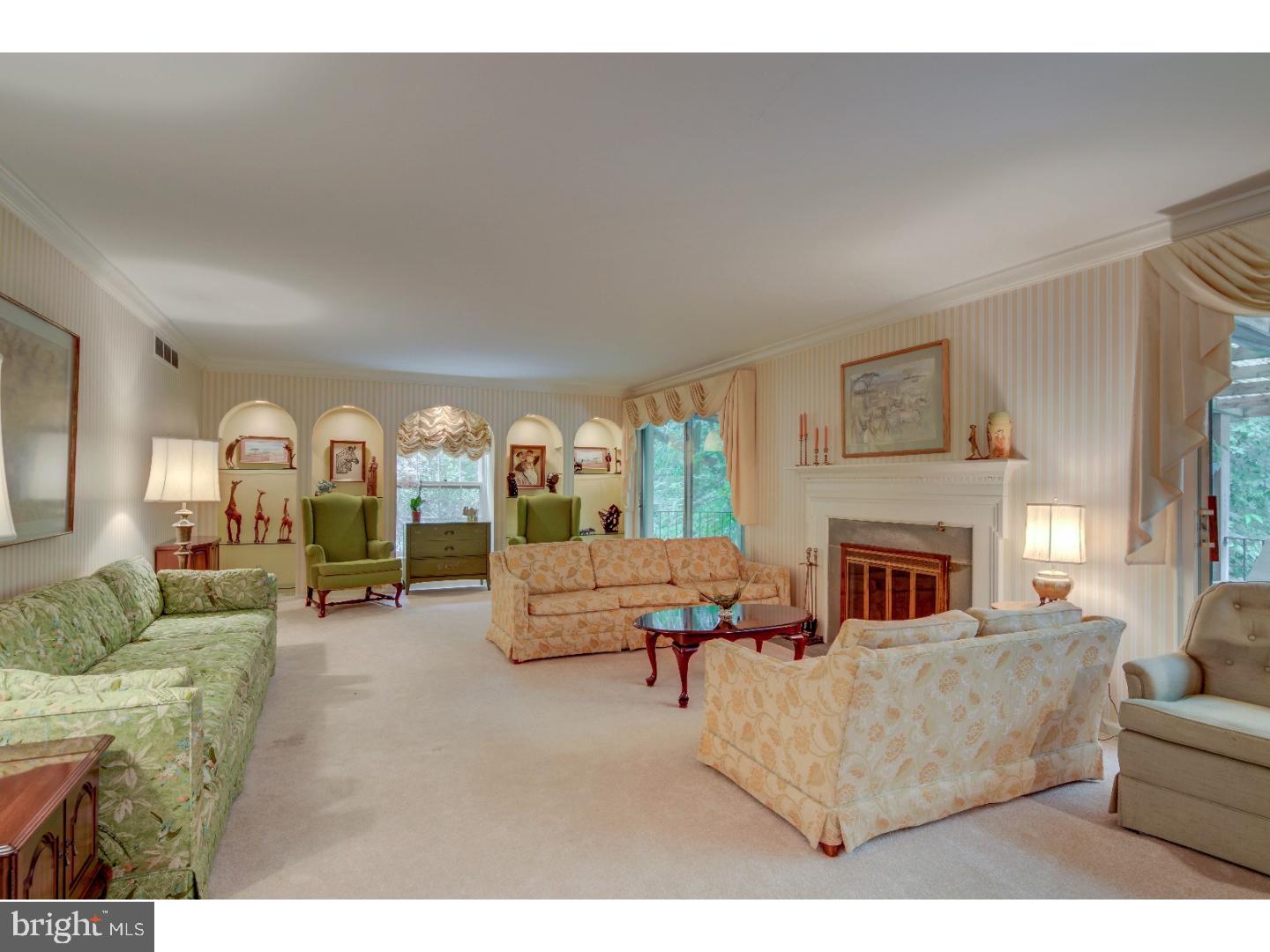 664 Valley View Lane Wayne, PA 19087 - Photo 9 of 25 Living Room