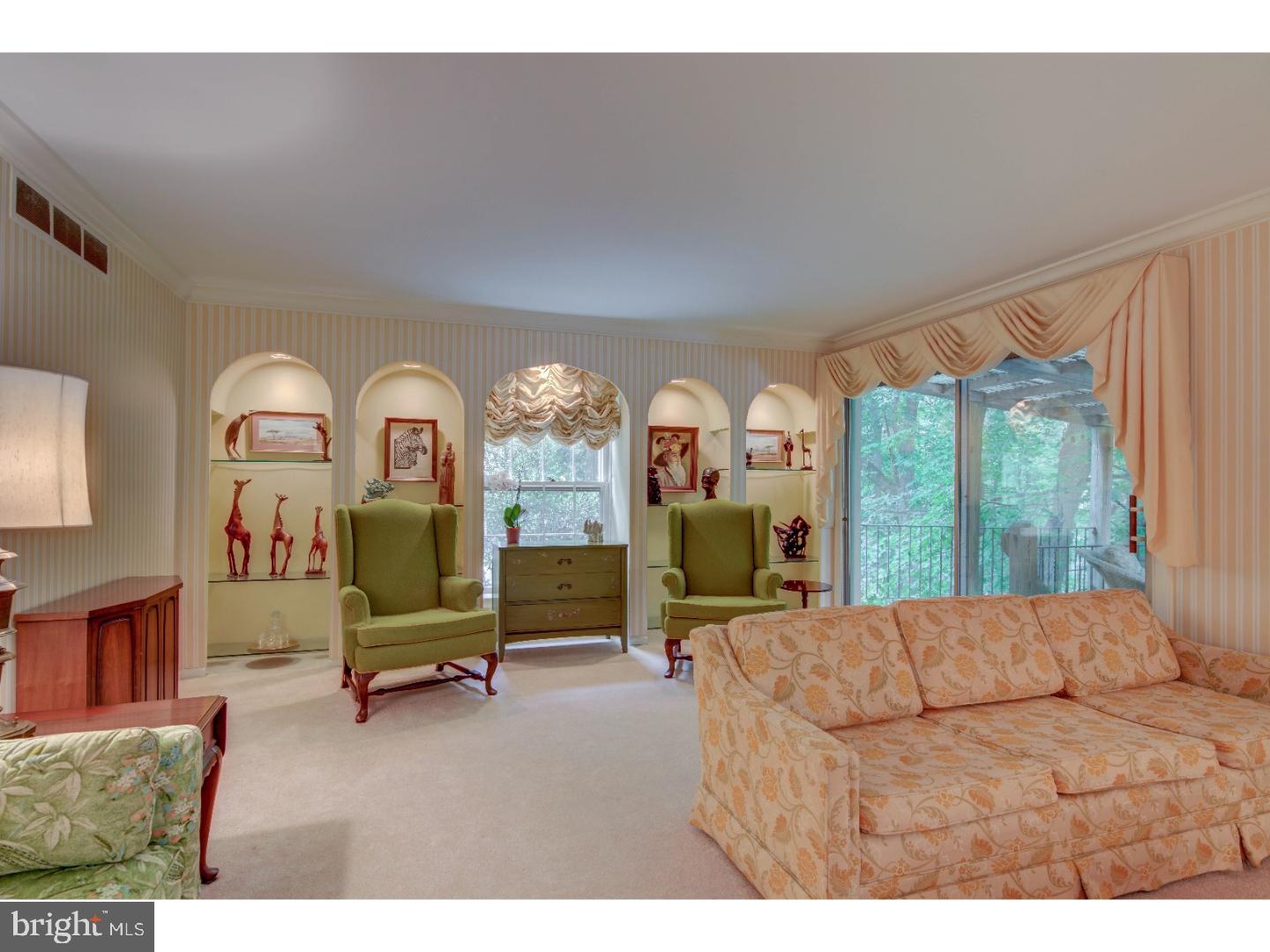 664 Valley View Lane Wayne, PA 19087 - Photo 10 of 25 Living Room