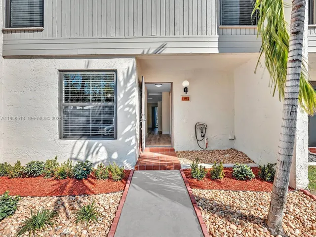 $3,600 | 1193 Northwest 98th Terrace, Unit 134, Pembroke Pines, FL 33024