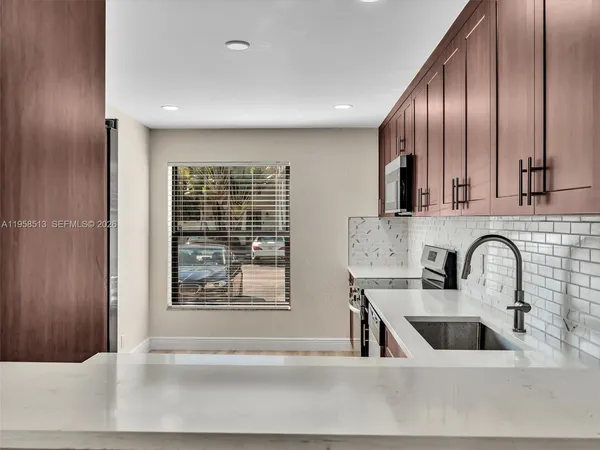 $3,200 | 1193 Northwest 98th Terrace, Unit 134, Pembroke Pines, FL 33024