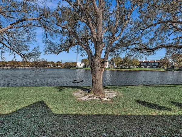 $3,200 | 1193 Northwest 98th Terrace, Unit 134, Pembroke Pines, FL 33024