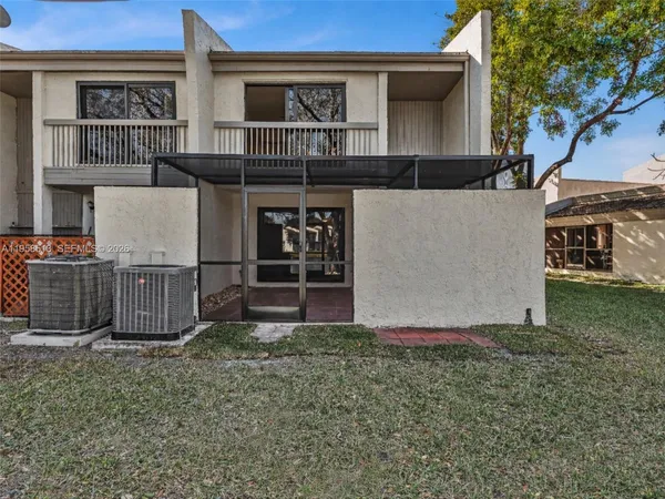 $3,200 | 1193 Northwest 98th Terrace, Unit 134, Pembroke Pines, FL 33024