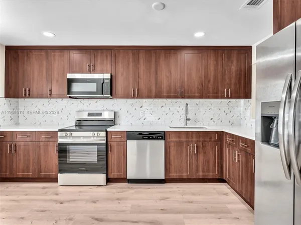 $3,200 | 1193 Northwest 98th Terrace, Unit 134, Pembroke Pines, FL 33024