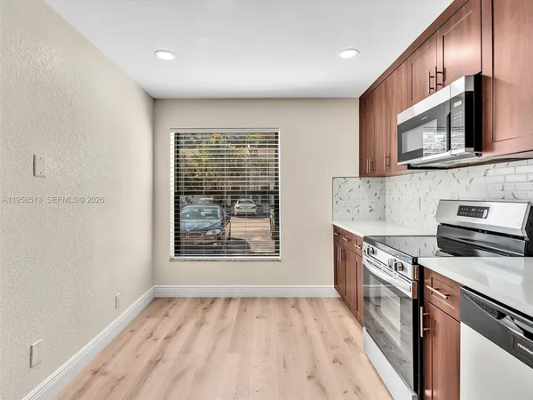 $3,200 | 1193 Northwest 98th Terrace, Unit 134, Pembroke Pines, FL 33024