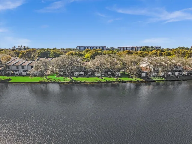 $3,600 | 1193 Northwest 98th Terrace, Unit 134, Pembroke Pines, FL 33024