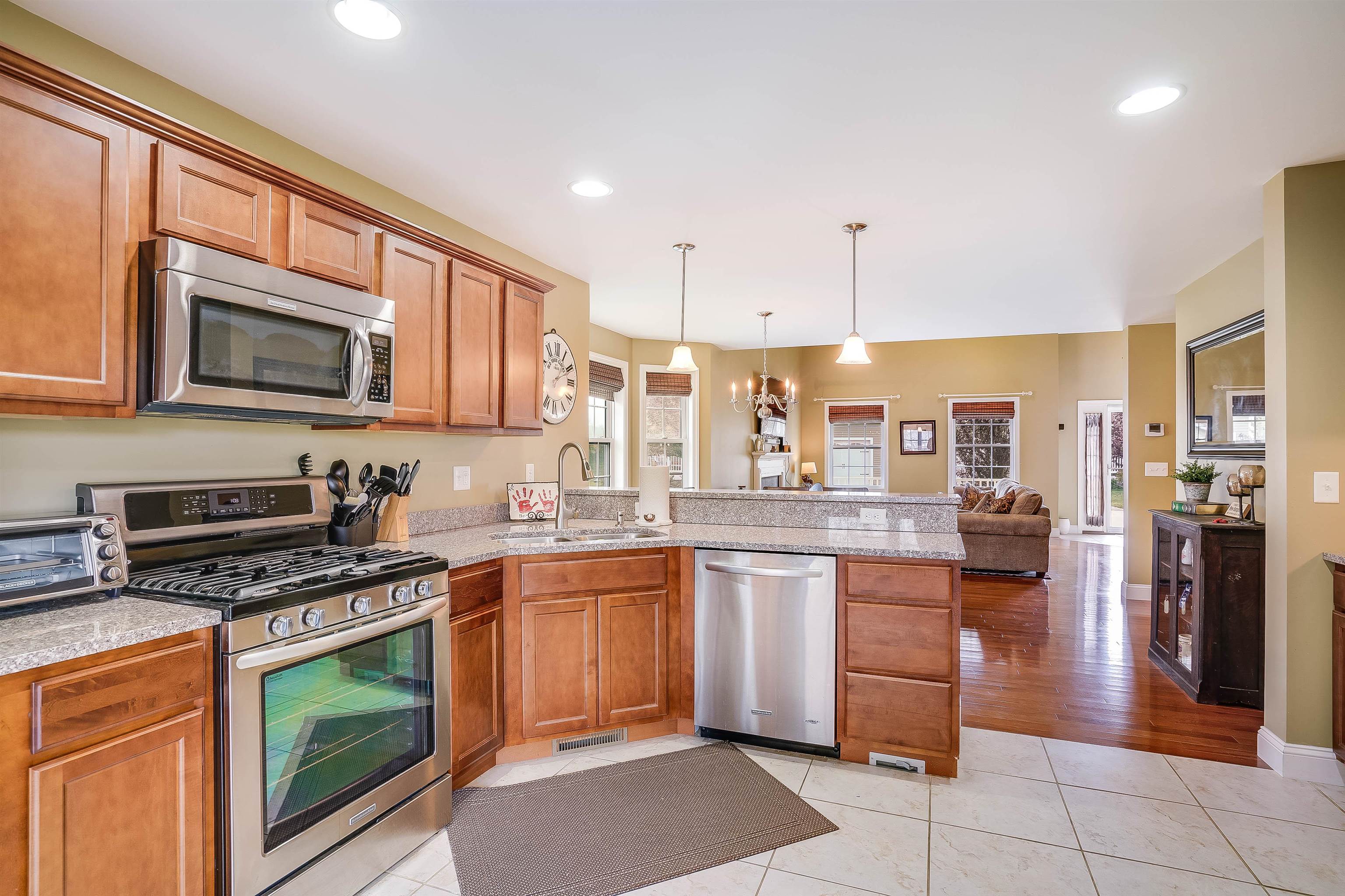 46 Leddy Drive Epping, NH 03042 - Photo 5 of 40