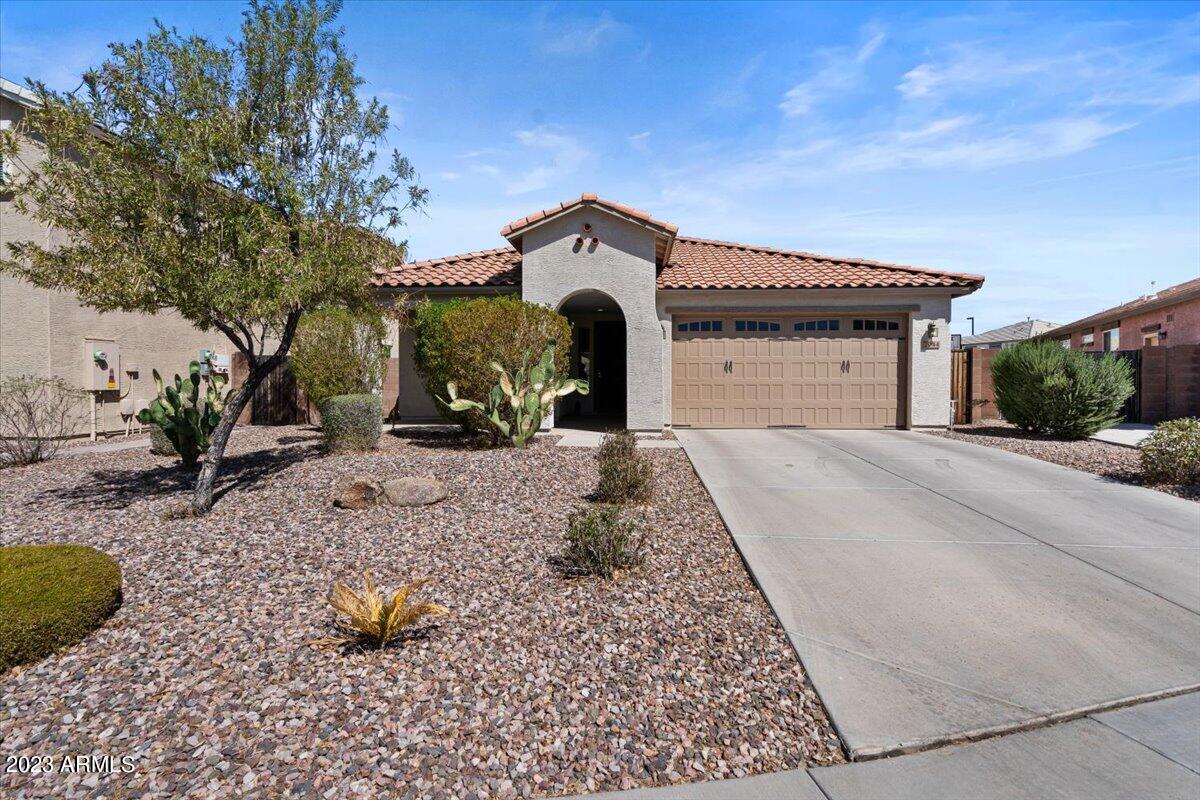 2044 East Stacey Road Gilbert, AZ 85298 - Photo 1 of 28 Front of Home