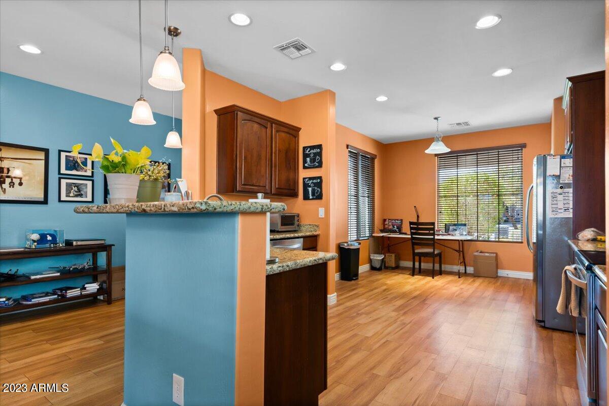2044 East Stacey Road Gilbert, AZ 85298 - Photo 11 of 28 Kitchen/Foyer
