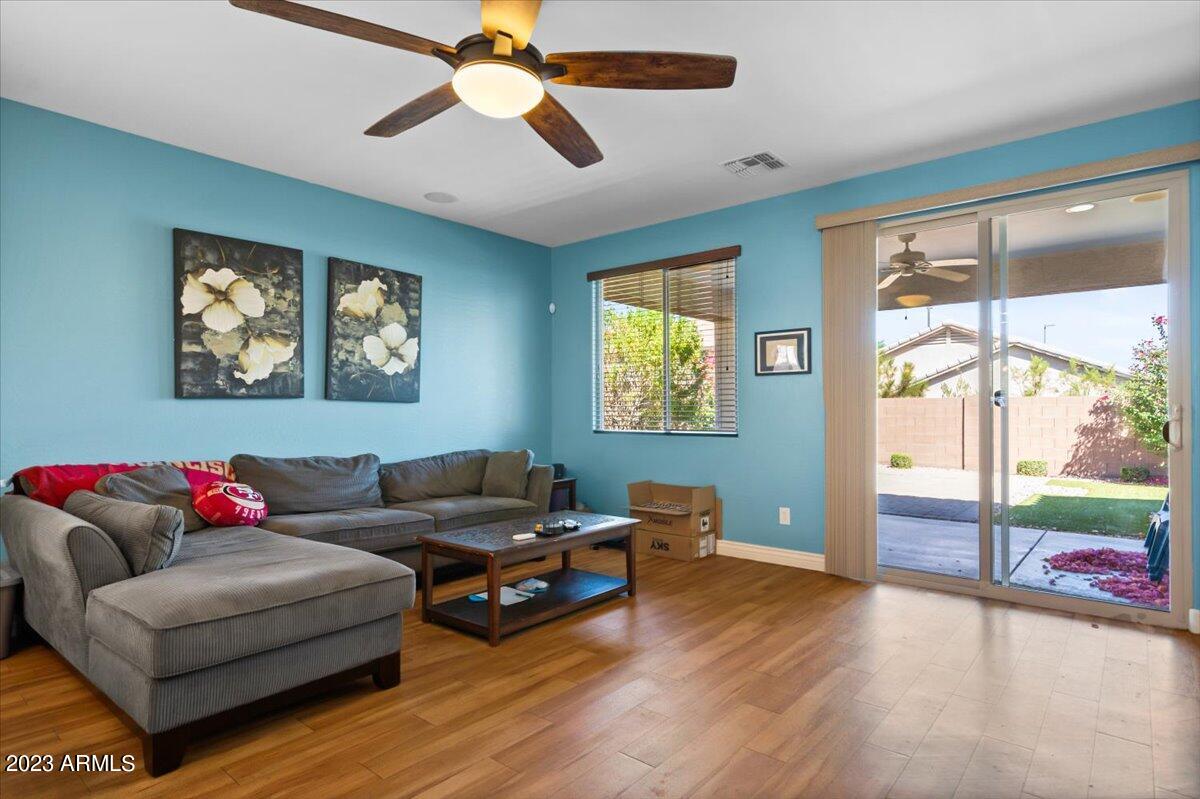 2044 East Stacey Road Gilbert, AZ 85298 - Photo 6 of 28 Living room