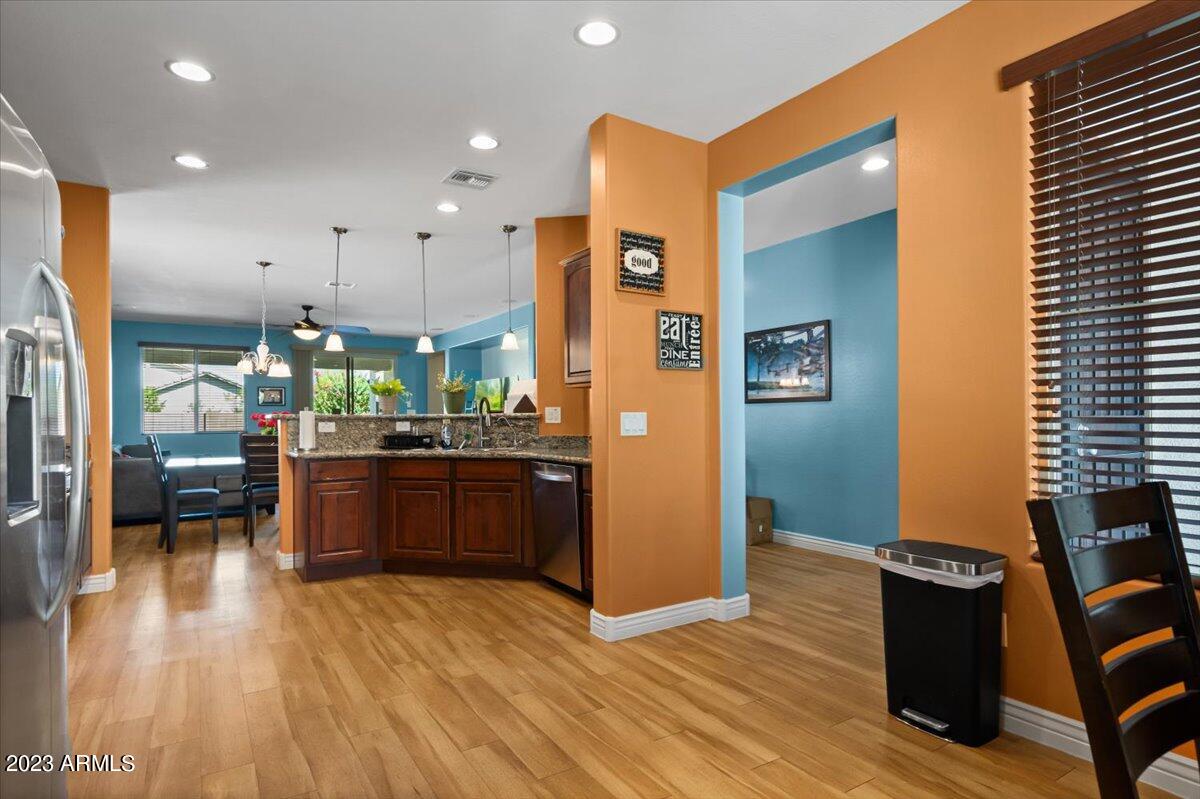 2044 East Stacey Road Gilbert, AZ 85298 - Photo 9 of 28 Large Eat in Kitchen