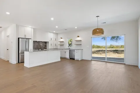 $675,000 | 5 Shilo Circle, Wimberley, TX 78676