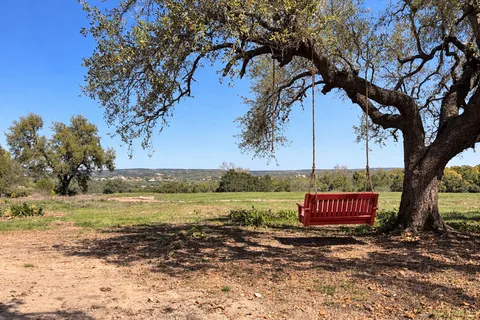 $647,000 | 5 Shilo Circle, Wimberley, TX 78676