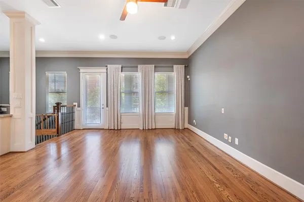 $4,200 | 212 West 6th Street, Houston, TX 77007