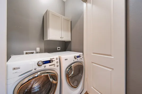 $4,200 | 212 West 6th Street, Houston, TX 77007