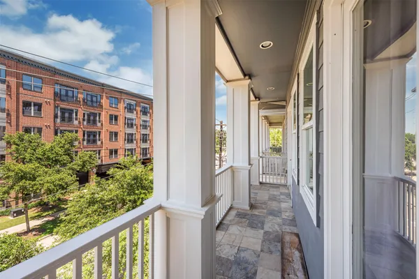 $4,200 | 212 West 6th Street, Houston, TX 77007