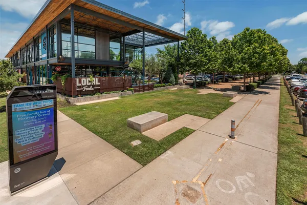 $4,200 | 212 West 6th Street, Houston, TX 77007