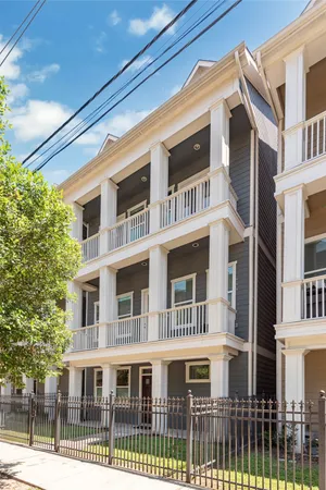 $4,200 | 212 West 6th Street, Houston, TX 77007